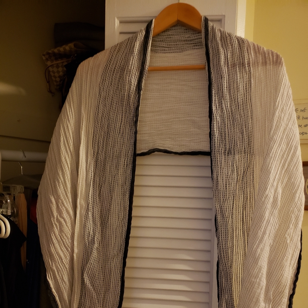 Gray and white scarf